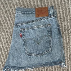 Levi’s 501 cutoff shorts